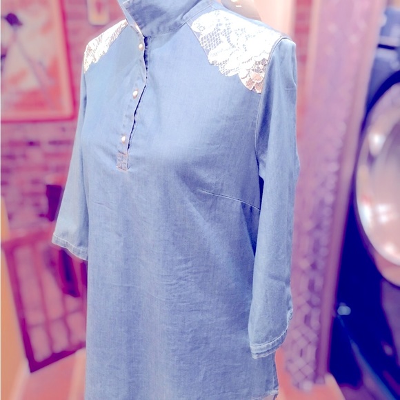 🆕 SCUSI - Denim-look Tunic - Lace Shoulders - Size M 🌺🌺🌺 - Picture 5 of 15